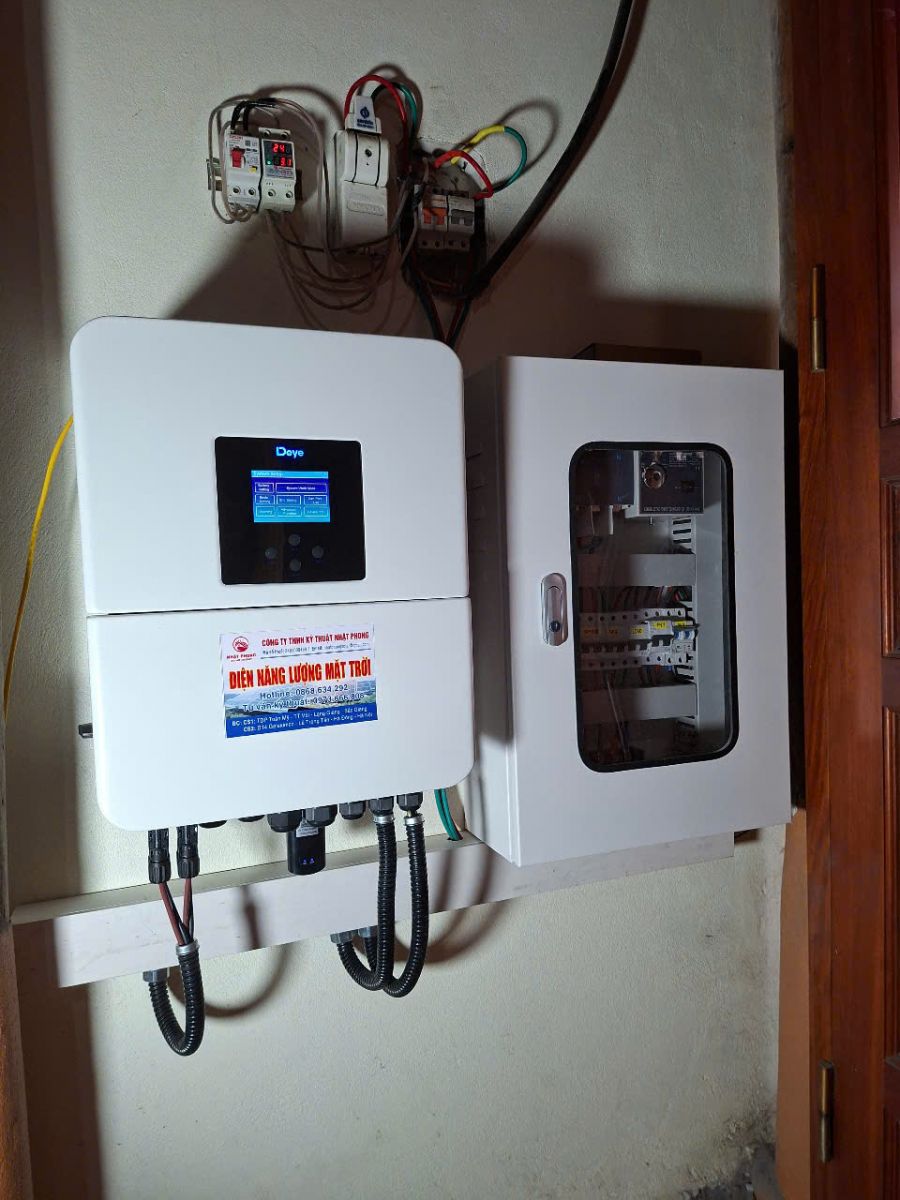 lap-dat-he-thong-dien-mat-troi-tai-hoa-binh